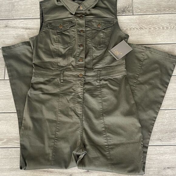 Olive Green Women's Jumpsuit. Size: Large - Picture 5 of 7